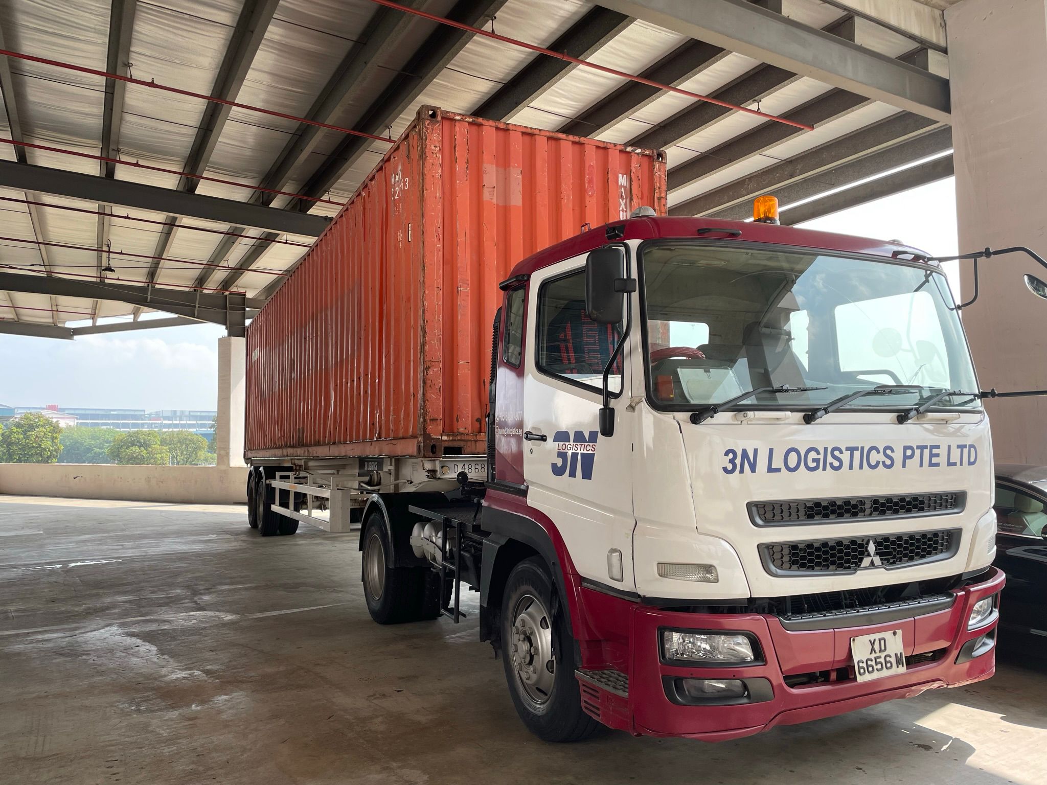 3N Logistics branded truck closeup for local migration services